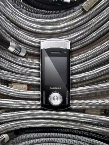 Музыкальный слайдер Samsung F400