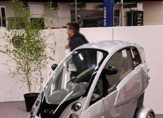 Женевська сенсація – автомобіль не боїться заторів