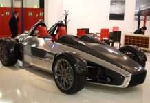 Дизайнер Ferrari представив в Женеві 2 суперкара