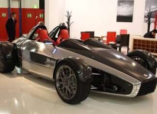 Дизайнер Ferrari представив в Женеві 2 суперкара