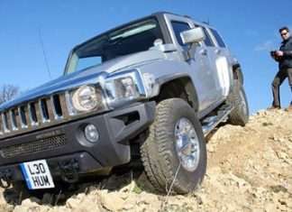 Hummer зробив найбільшу в світі радіокеровану модель