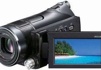 Відеокамера Sony HDR-CX12: полювання на смайли
