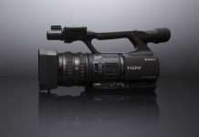 Sony випустила нову відеокамеру Handycam FX1000