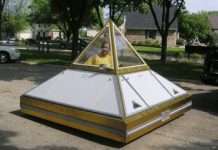 У США побудували автомобіль-піраміду