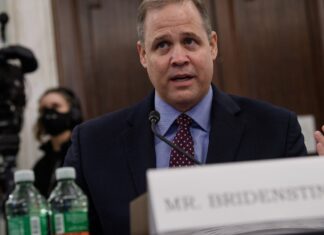 Експерти Сенату заявили, що США реально ризикують програти Китаю місячну гонку