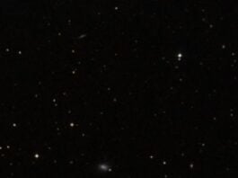 У крихітній галактиці несподівано виявили величезну чорну діру