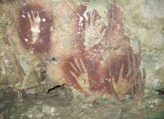 68 000-річний кам’яний трафарет для рук переписує історію людства