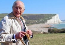 Král Charles objevil nejdelší pobřežní cestu světa: 2 689 mil dlouhou anglickou cestu