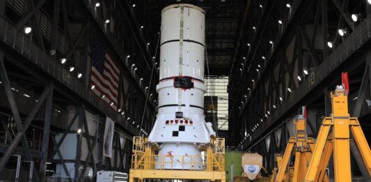 Складання ракети для Artemis III: починається підготовка до місячної місії 2027 року